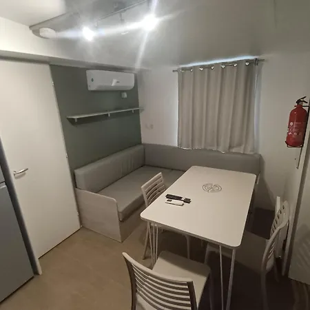 Camping Mobil Prestations Deluxe 3ch Climatisé Avec Parc Aquatique